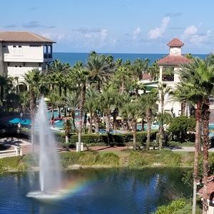 Meet your Posher, Lora